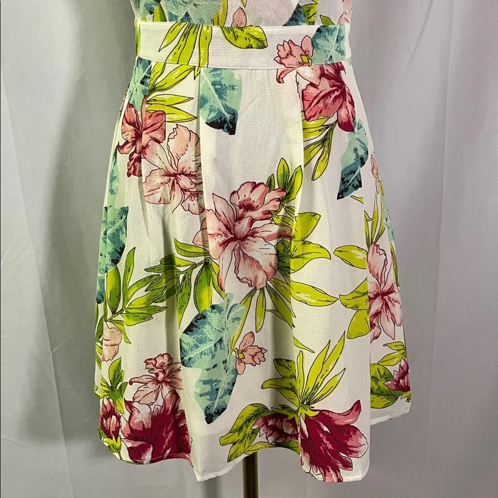 Entro White Multicolor Tropical Floral Print Sleeveless V-Neck A-Line Dress